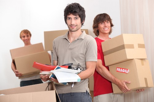 Experienced professionals handling a move in Croydon