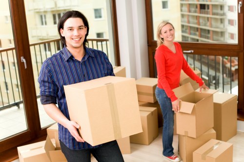 Key considerations for hiring removal trucks